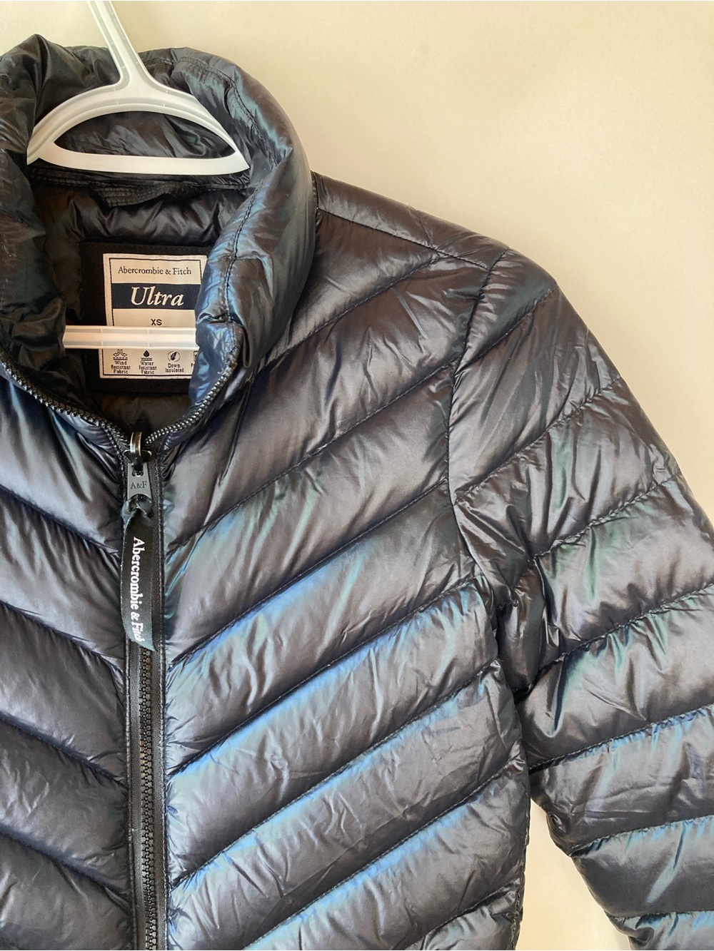 Abercrombie and Fitch Women's Ultra Black Packable Puffer Jacket - Down Filled